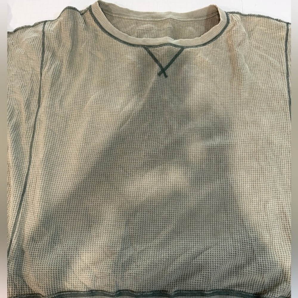American Eagle Outfitters Green Sweater. Pre-loved